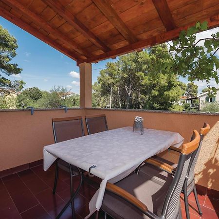 Awesome Apartment In Jadrija With Wifi エクステリア 写真