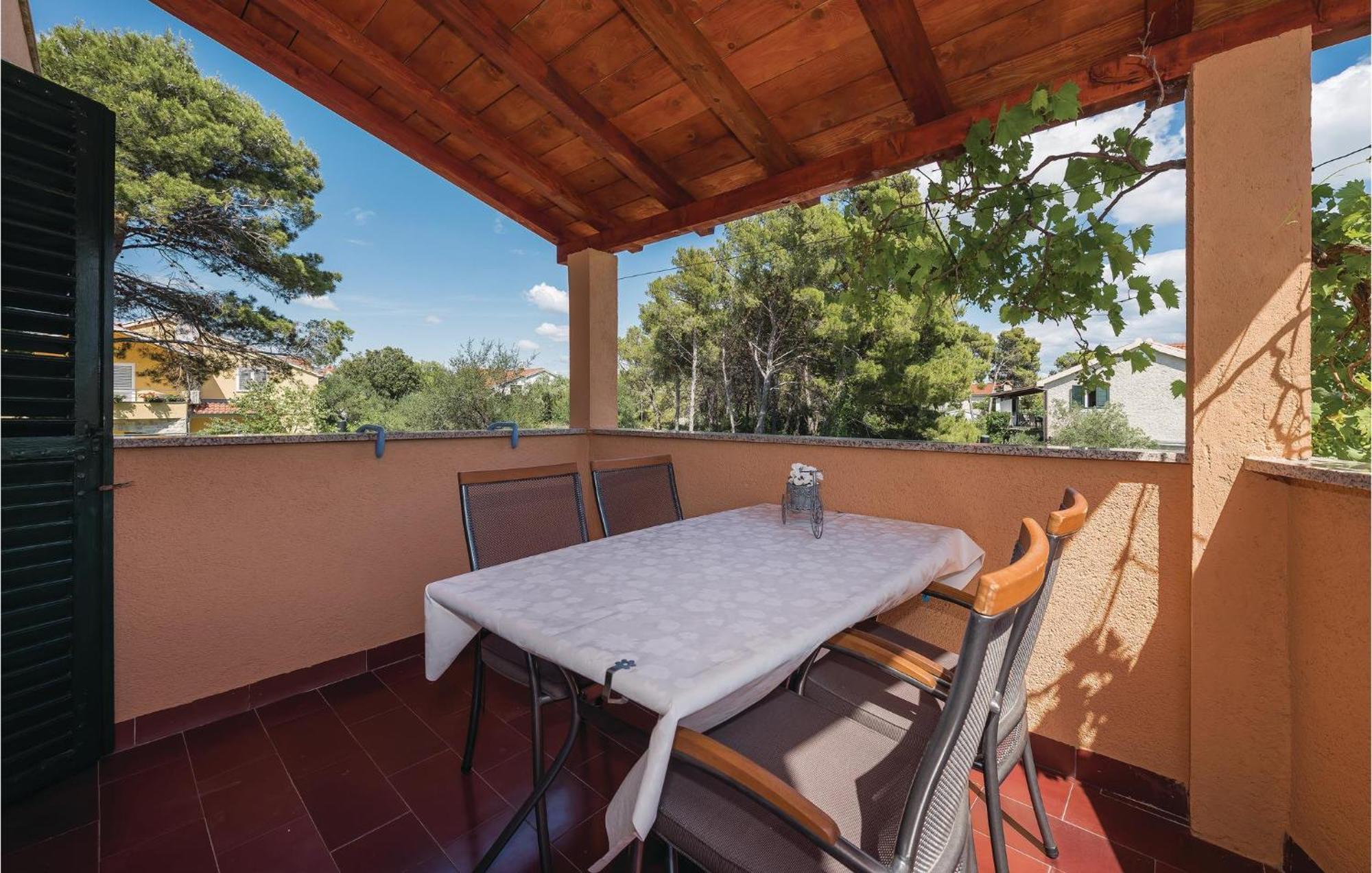 Awesome Apartment In Jadrija With Wifi エクステリア 写真