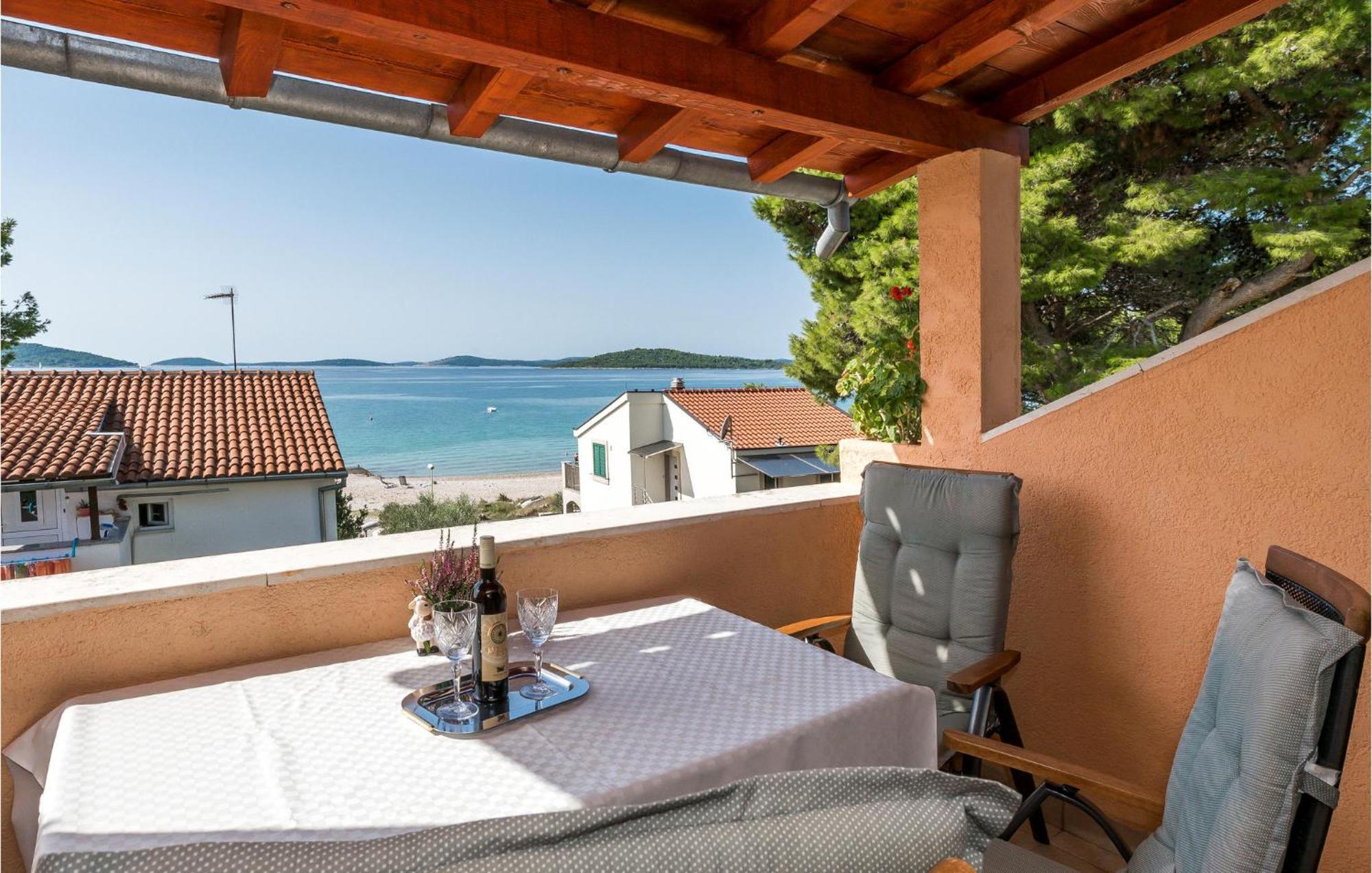Awesome Apartment In Jadrija With Wifi エクステリア 写真