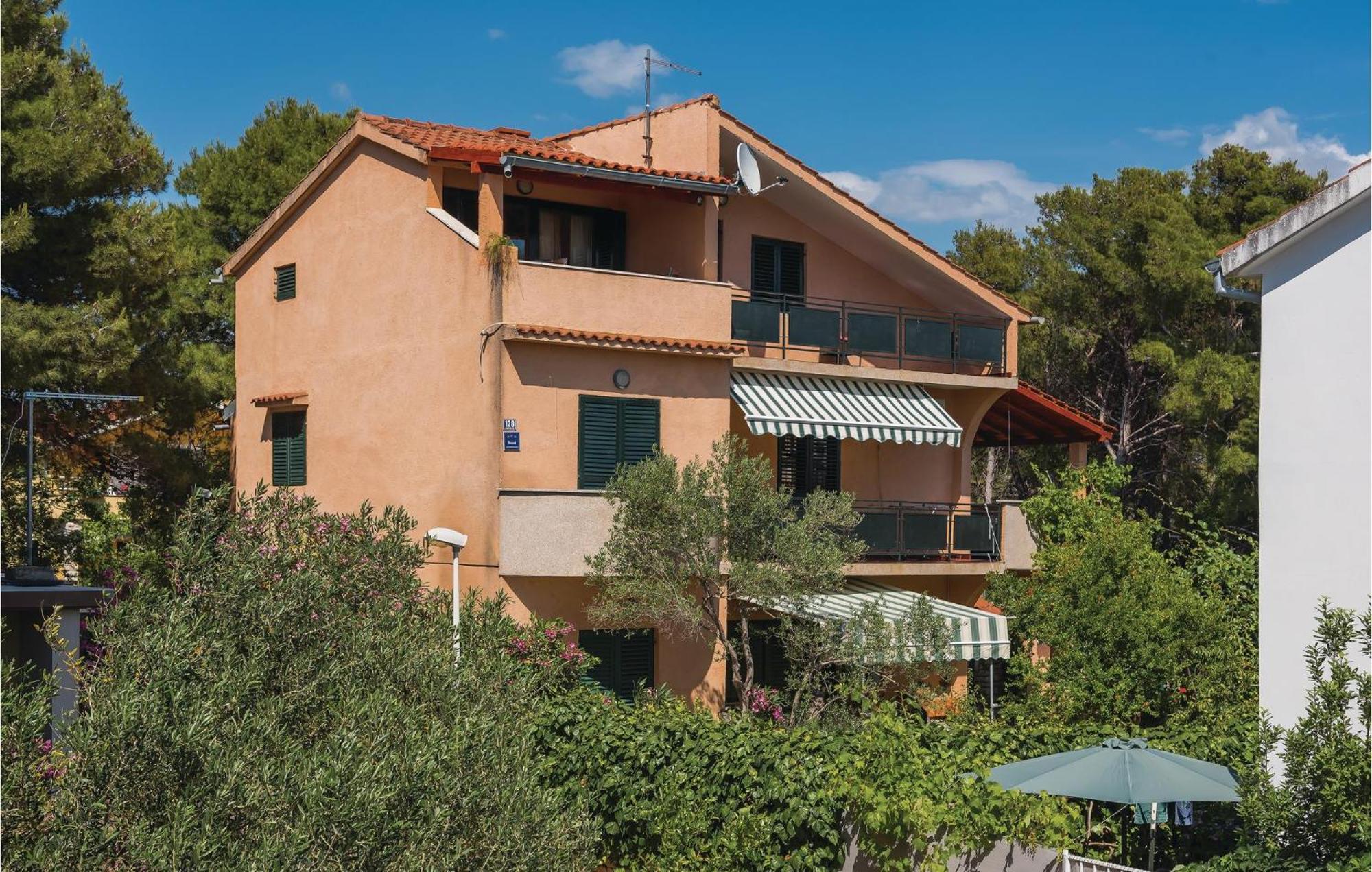 Awesome Apartment In Jadrija With Wifi エクステリア 写真