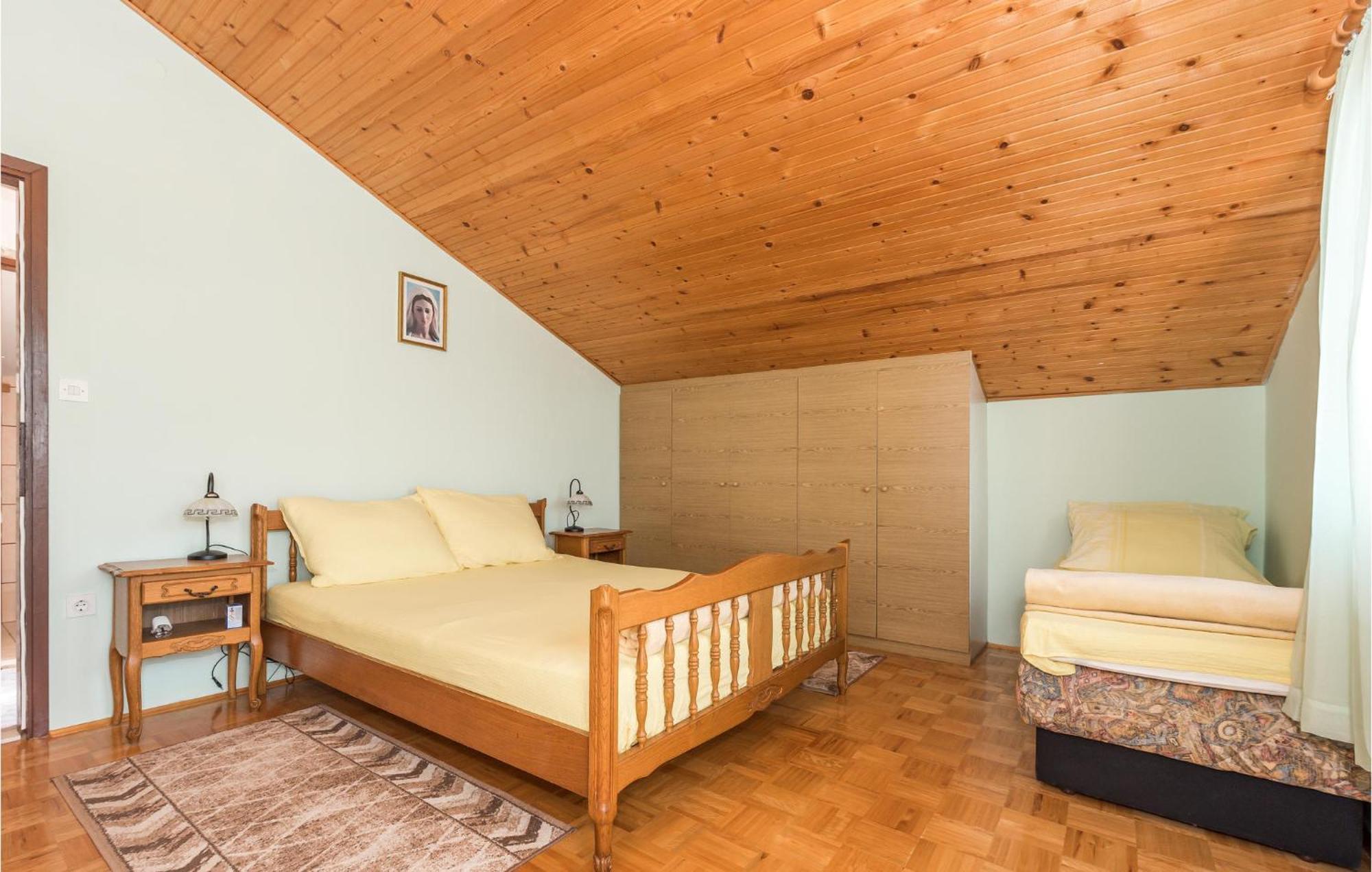 Awesome Apartment In Jadrija With Wifi エクステリア 写真
